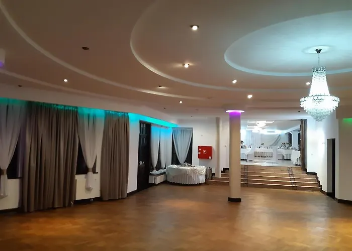 Zajazd Fantazja - Restauracja I *